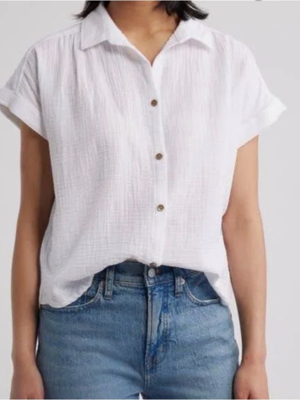 beachlunchlounge White Short-Sleeve Button Down 100% cotton shirt in size large